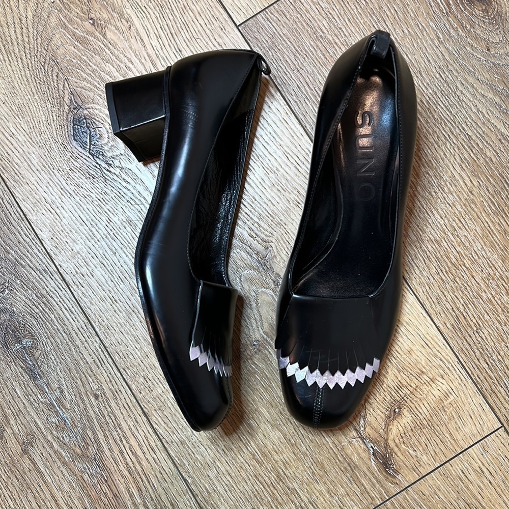 SUNO Black & Silver Fringe Pilgrim Heels Size 41/10